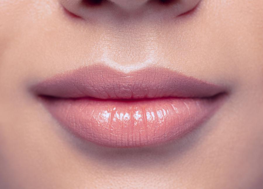 lippenlifting mit bullhorn-exzision für jugendliche lippen