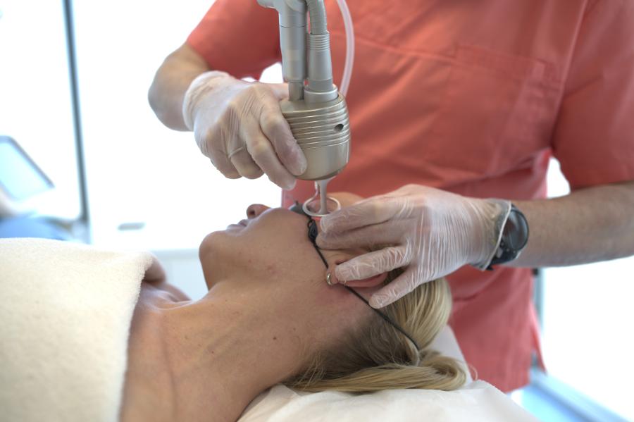 lasertherapie: vorteile, risiken und anwendungsgebiete