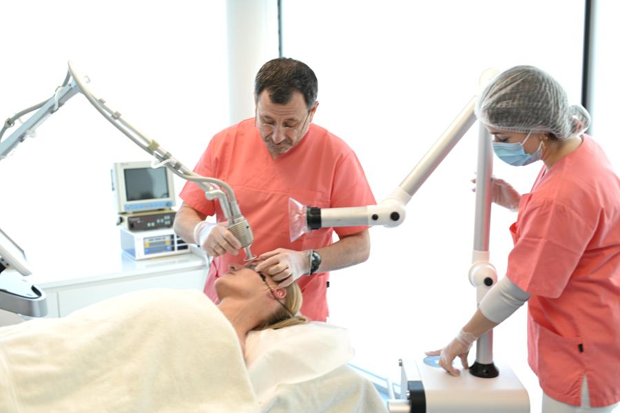 haut-lasertherapie: alles über behandlungsmöglichkeiten